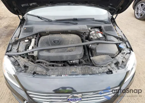 2015 Volvo V60 T5 Premier из США, поврежденный, VIN YV140MEK6F1254215